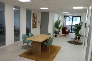 Bureau privé - 69570 - 9 postes - 3519€