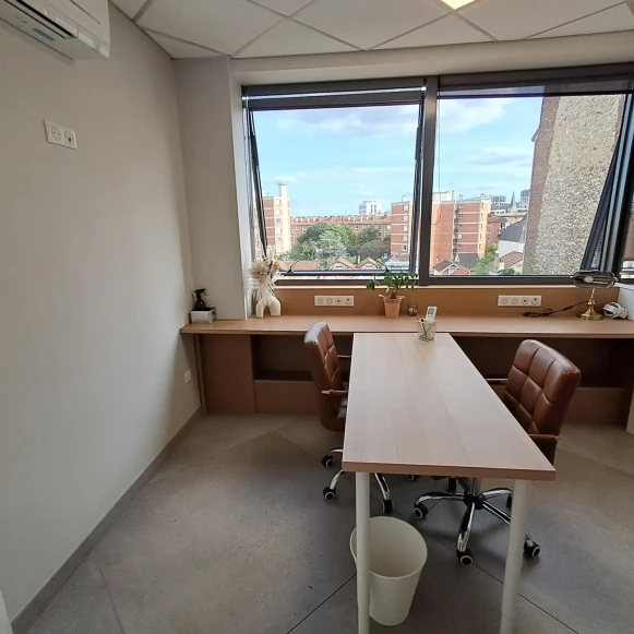 Bureau privé 8 m² 2 postes Coworking Avenue Jean Jaurès Joinville-le-Pont 94340 - photo 1