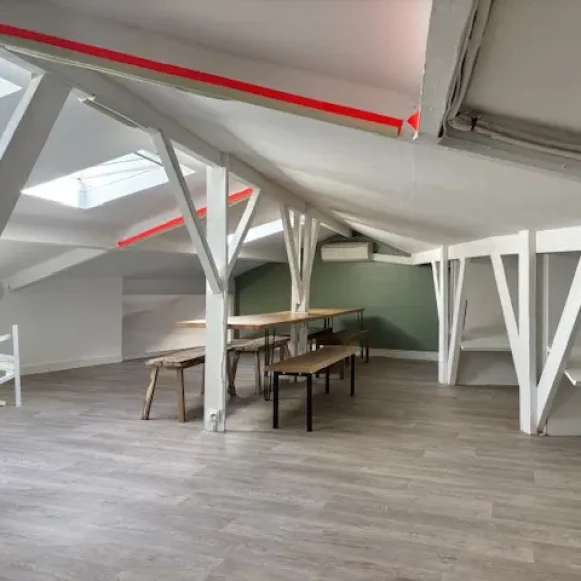 Bureau privé 25 m² 6 postes Location bureau Rue de Ponthieu Paris 75008 - photo 7