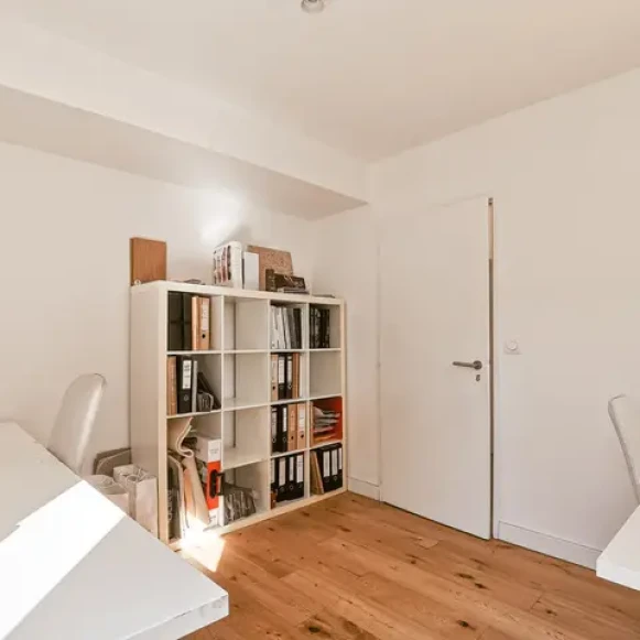 Espace indépendant 9 m² 2 postes Location bureau Rue Chevalier Bordeaux 33000 - photo 2