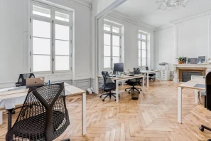 Bureau privé - 33000 - 12 postes - 4100€