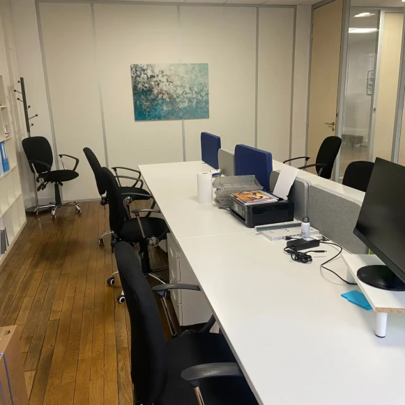 Bureau privé 32 m² 8 postes Location bureau Rue du Renard Paris 75004 - photo 4