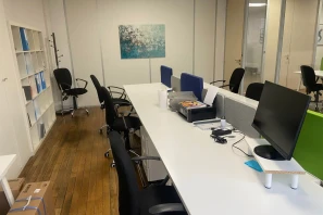 Bureau privé - 75004 - 8 postes - 2500€