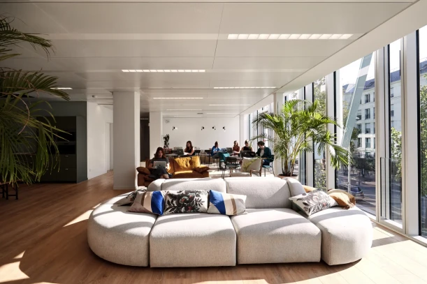 Bureau privé - 75015 - 3 postes - 1560€