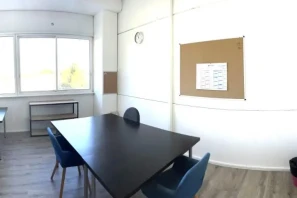Bureau privé - 83700 - 4 postes - 840€