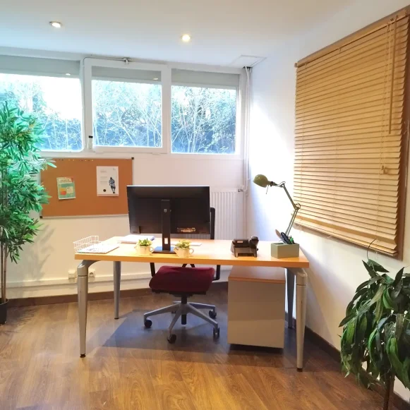 Bureau privé 14 m² 2 postes Coworking Avenue Jean Moulin Montreuil 93100 - photo 1
