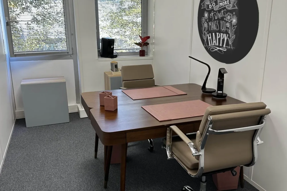 Bureau privé - 31670 - 2 postes - 690€