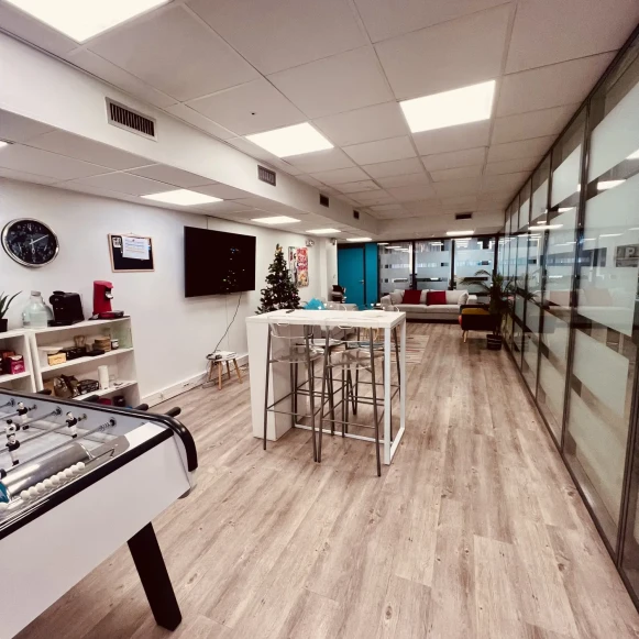 Open Space  10 postes Coworking Rue Royale Saint-Cloud 92210 - photo 2