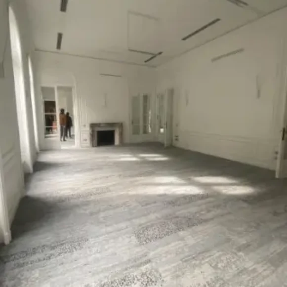 Espace indépendant 360 m² 50 postes Location bureau Avenue Franklin Delano Roosevelt Paris 75008 - photo 2