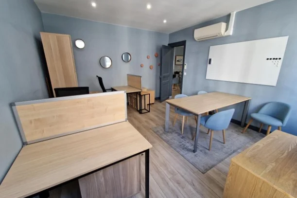 Bureau privé - 75008 - 5 postes - 1900€