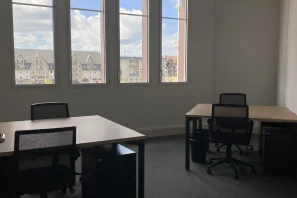 Bureau privé - 34080 - 2 postes - 709€