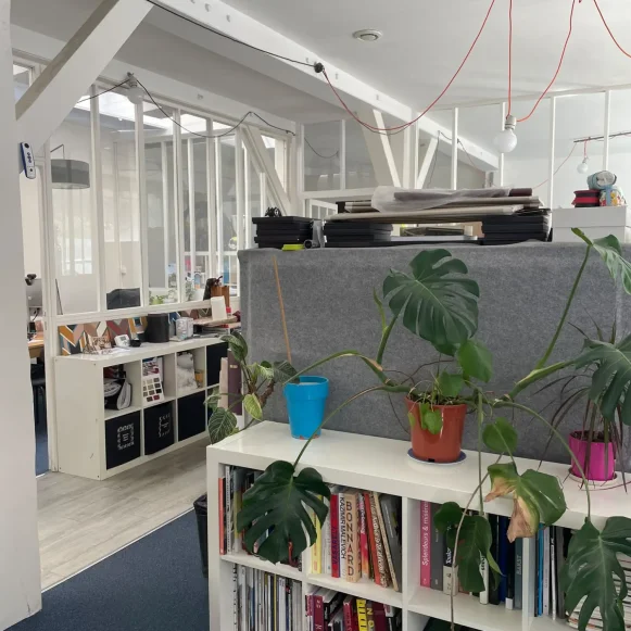 Open Space  1 poste Location bureau Rue du Chalet Paris 75010 - photo 7