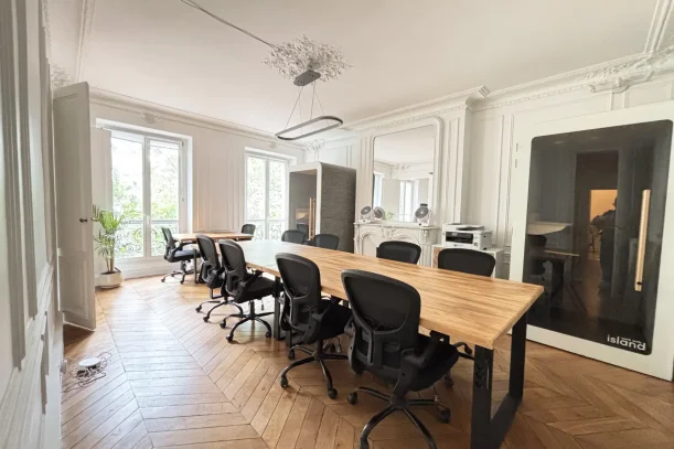 Espace indépendant - 75003 - 26 postes - 11700€