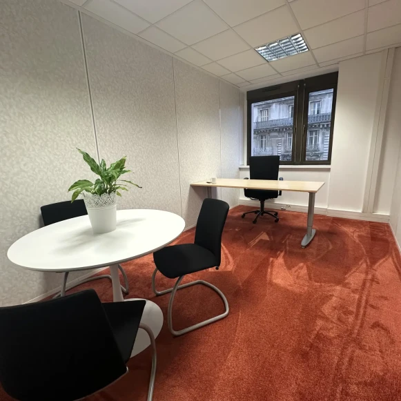 Bureau privé 12 m² 2 postes Location bureau Avenue Maréchal Foch Dijon 21000 - photo 1