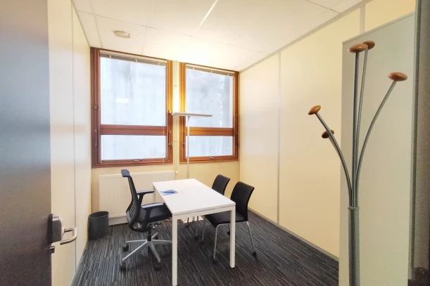 Bureau privé - 44000 - 1 poste - 670€