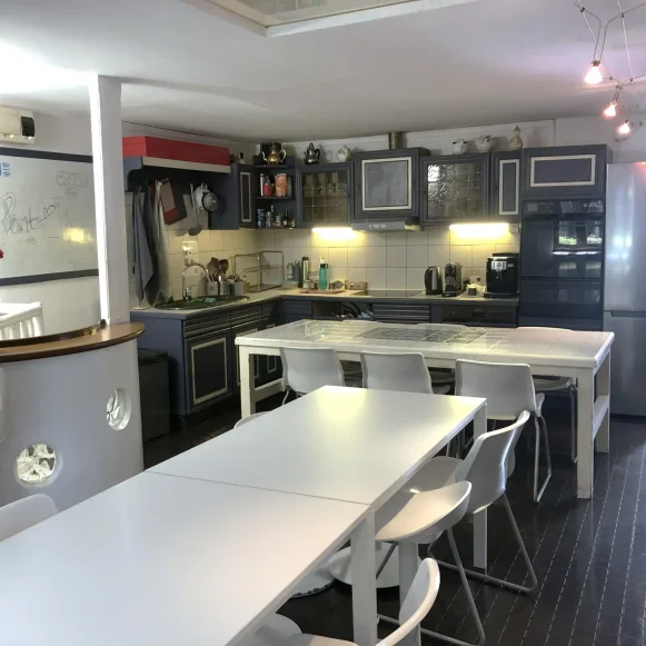 Bureau privé 25 m² 6 postes Coworking Rue Stephenson Paris 75018 - photo 8