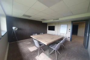 Open Space - 67205 - 10 postes - 150€