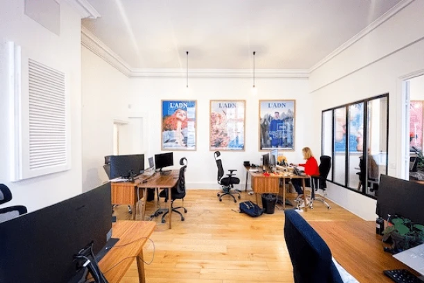 Bureau privé - 75003 - 10 postes - 4900€