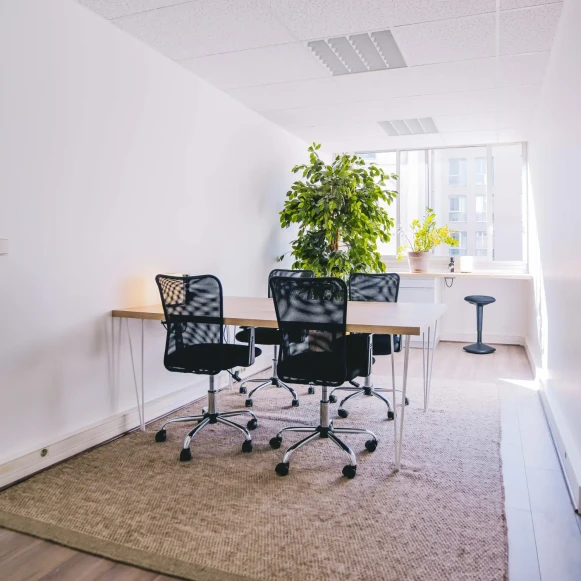 Espace indépendant 55 m² 23 postes Location bureau Rue de Paradis Paris 75010 - photo 4