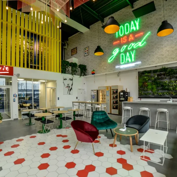 Bureau privé 17 m² 5 postes Location bureau Rue de Paris Seine-Saint-Denis 93130 - photo 1