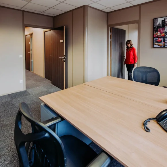 Bureau privé 21 m² 3 postes Coworking Rue de la Découverte Labège 31670 - photo 5