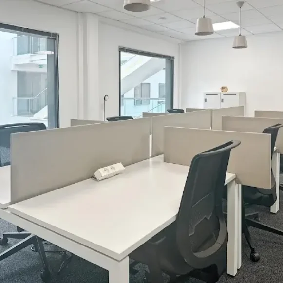 Bureau privé 4 m² 1 poste Location bureau Rue Paul Dubrule Lesquin 59810 - photo 7