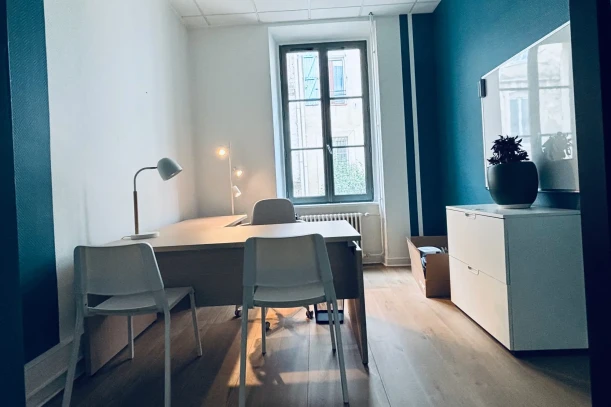 Bureau privé - 11100 - 2 postes - 500€