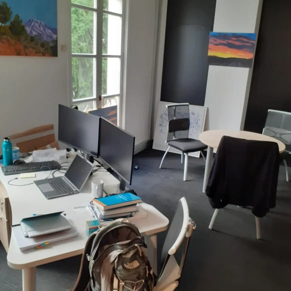 Bureau privé 17 m² 3 postes Coworking Rue Cambon Paris 75001 - photo 1