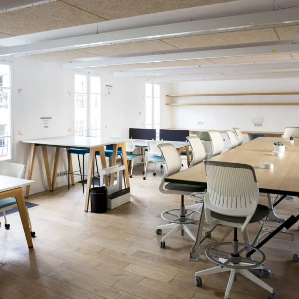 Bureau privé 87 m² 25 postes Coworking Rue du Caire Paris 75002 - photo 2