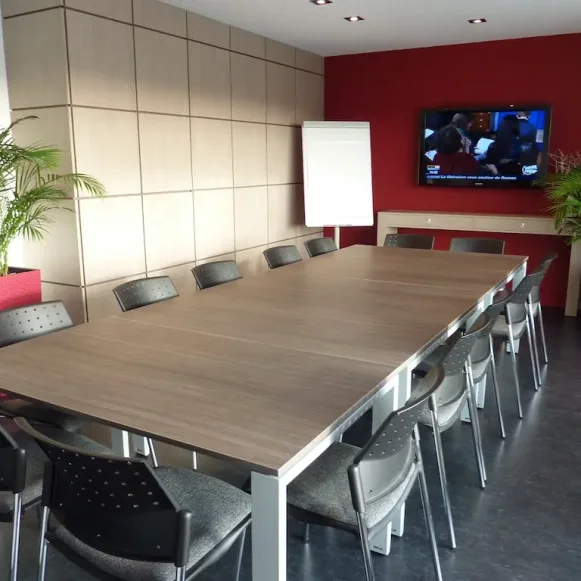 Bureau privé 14 m² 1 poste Location bureau Rue des Indes Noires Boves 80440 - photo 5