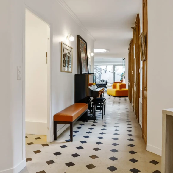 Espace indépendant 200 m² 20 postes Location bureau Rue du Four Paris 75006 - photo 2