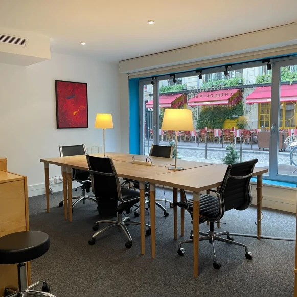 Open Space  4 postes Location bureau Cour des Petites Écuries Paris 75010 - photo 1