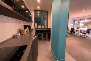 Open Space - 75010 - 4 postes - 325€