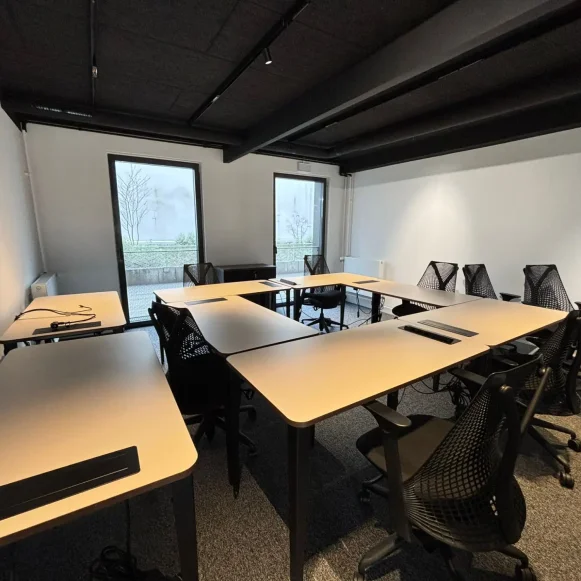 Bureau privé 13 m² 3 postes Coworking Square Alban Satragne Paris 75010 - photo 12