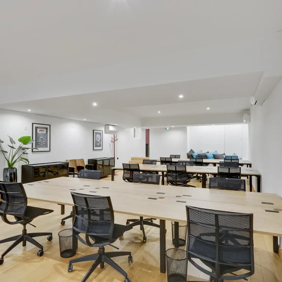 Espace indépendant 200 m² 36 postes Location bureau Boulevard Saint-Martin Paris 75010 - photo 2