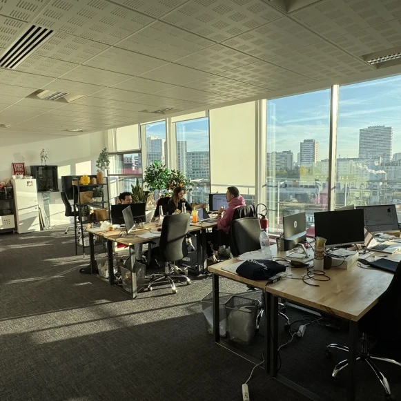 Open Space  4 postes Location bureau Rue René Clair Paris 75018 - photo 2