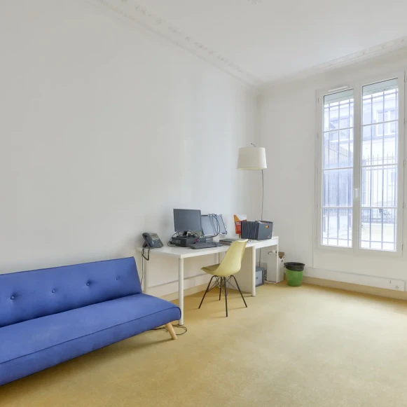 Espace indépendant 150 m² 20 postes Location bureau Rue Rougemont Paris 75009 - photo 1