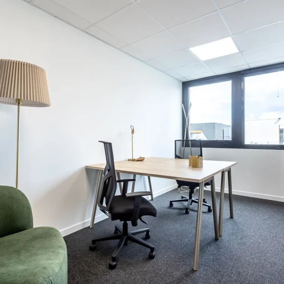 Bureau privé 10 m² 2 postes Location bureau Rue Thomas Edison Le Mans 72650 - photo 1