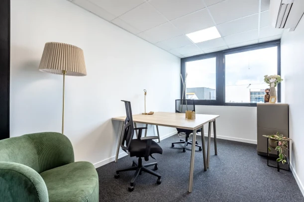 Bureau privé - 72650 - 2 postes - 675€