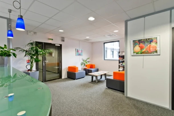 Bureau privé - 38200 - 4 postes - 715€