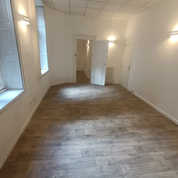Bureau privé 21 m² 5 postes Location bureau Rue de Maguelone Montpellier 34000 - photo 2