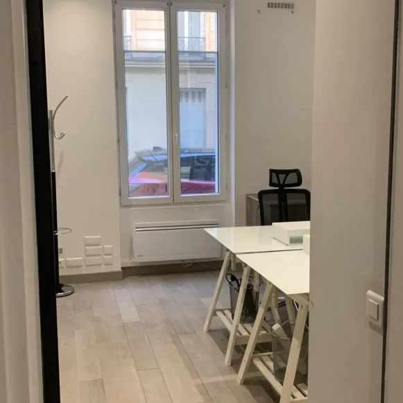 Bureau privé 12 m² 1 poste Location bureau Rue Bosio Paris 75016 - photo 5