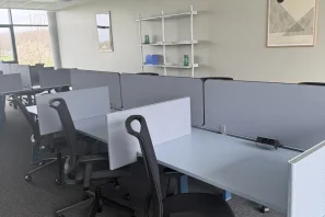 Open Space - 01000 - 12 postes - 205€