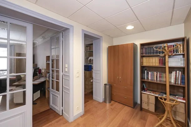 Bureau privé - 75006 - 2 postes - 900€