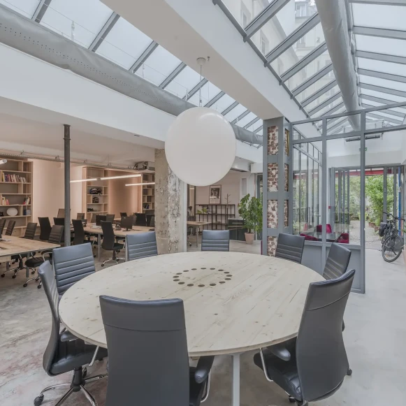 Espace indépendant 270 m² 45 postes Location bureau Rue de la Fidélité Paris 75010 - photo 8