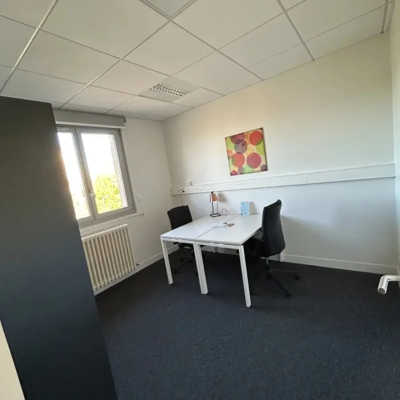Bureau privé 15 m² 5 postes Coworking Rue du Pont de Paris Beauvais 60000 - photo 11