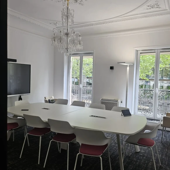 Bureau privé 35 m² 6 postes Location bureau Avenue Kléber Paris 75016 - photo 1