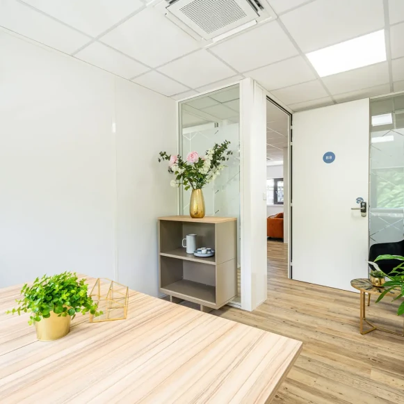 Bureau privé 11 m² 2 postes Location bureau Boulevard Albert Einstein Nantes 44300 - photo 1