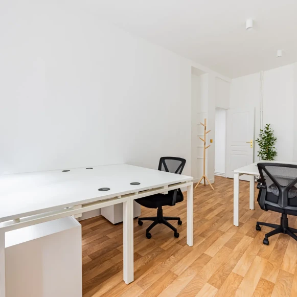 Bureau privé 20 m² 4 postes Location bureau Rue Michel Ange Paris 75016 - photo 2