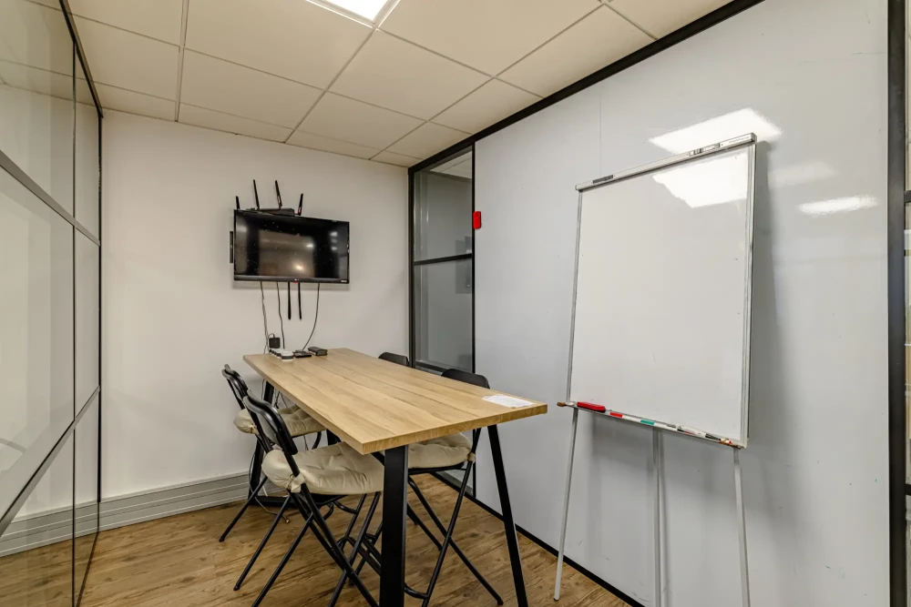 Bureau privé - 75009 - 3 postes - 1650€
